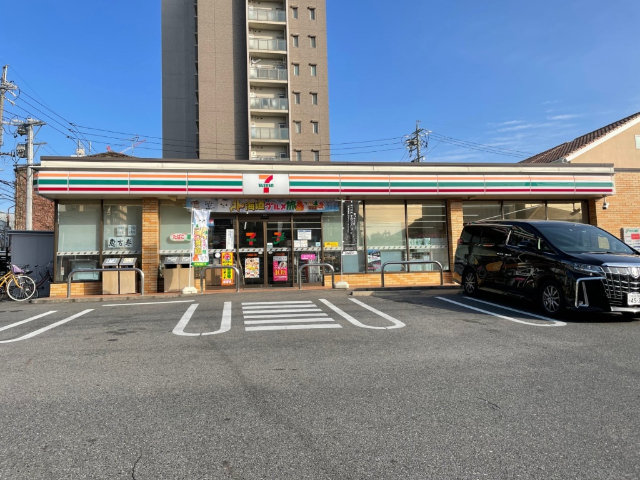 コンビニ　セブンイレブン名古屋弥富通１丁目店（コンビニ）まで394m