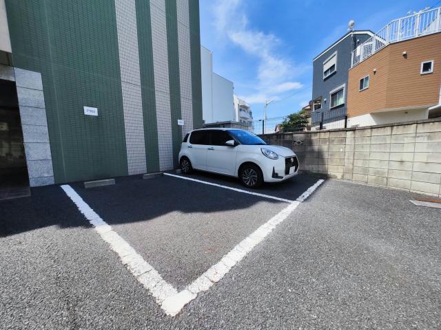 駐車場　駐車場