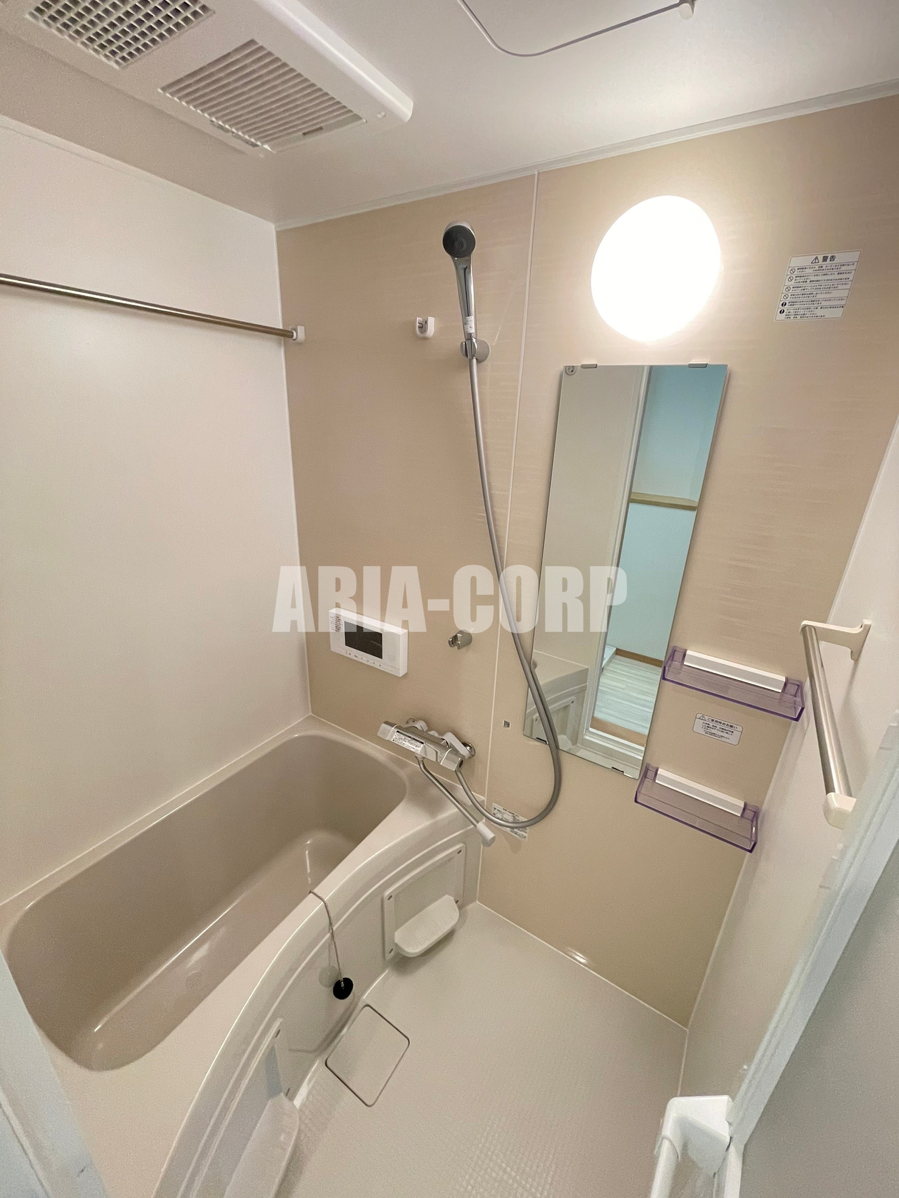 バス・シャワールーム　浴室乾燥機付きのバスルーム♪希少なTVモニター付！