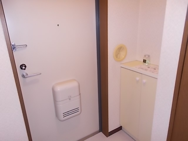 玄関　※写真は別室のものです