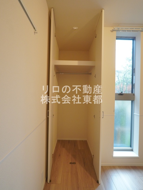 その他　洗濯機置き場は室内にあるので雨に濡れる心配はありません。