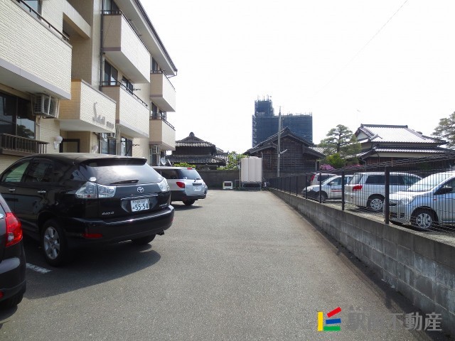 駐車場　駐車場