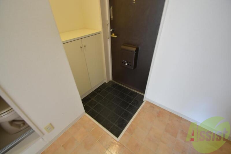 玄関　広々厳寒ですよ。