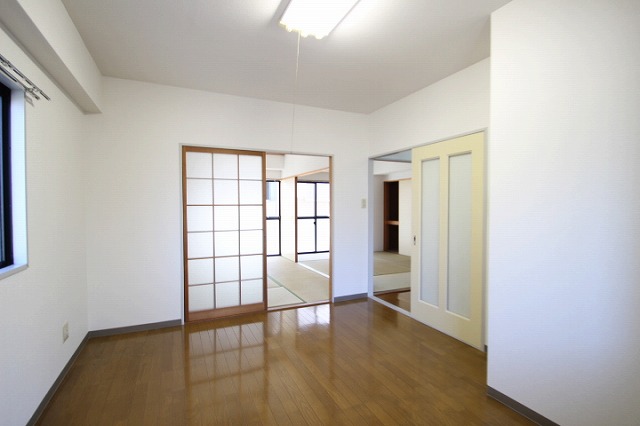 居室・リビング　同物件別号室の写真です。