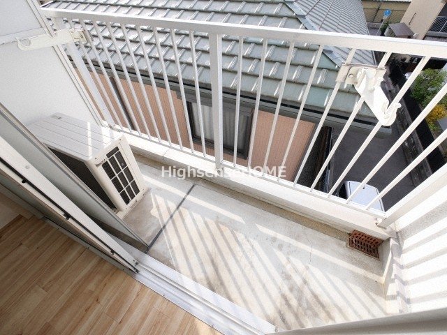 バルコニー　お洗濯にも便利なバルコニー付き