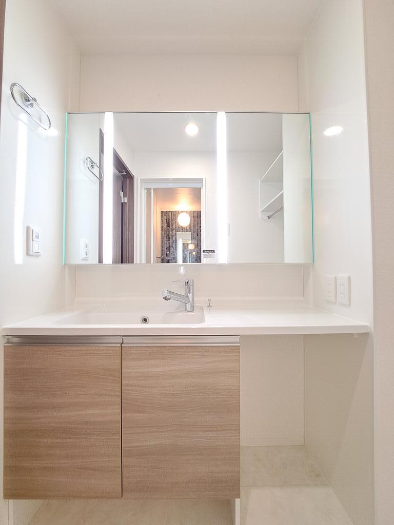 洗面設備　★朝の身支度はこちらで！