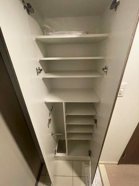 収納　シューズボックス