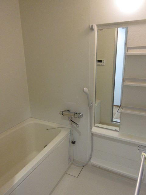 バス・シャワールーム　★追焚き機能付き広々バスルーム★