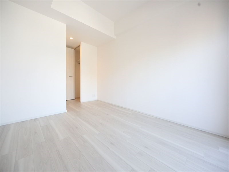 居室・リビング　洋室8.2帖　クローゼット付（収納充実してます）