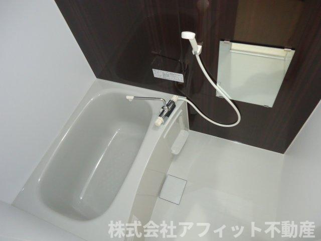 バス・シャワールーム　シャワー付き