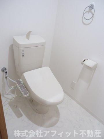 トイレ　温水洗浄便座