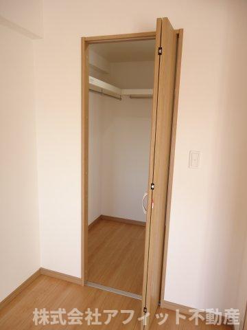 収納　洋室4.9帖の収納