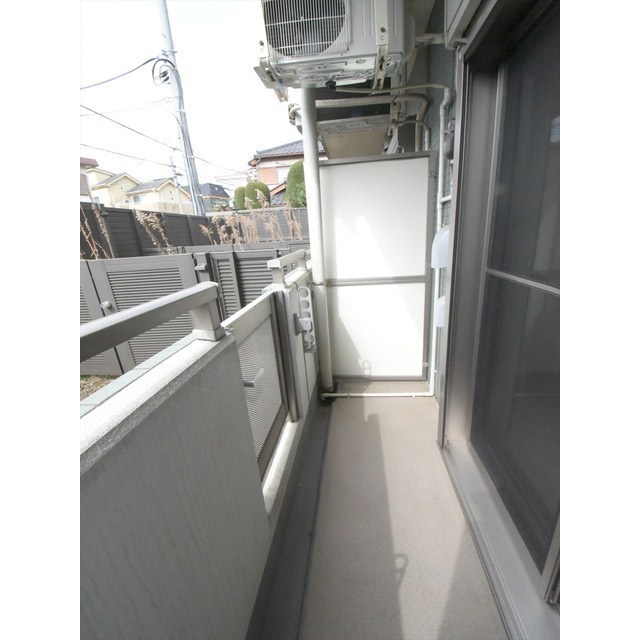 バルコニー　暖かな日差しのふりそそぐバルコニー