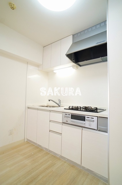 キッチン　自炊をされる方に嬉しい3口コンロ♪