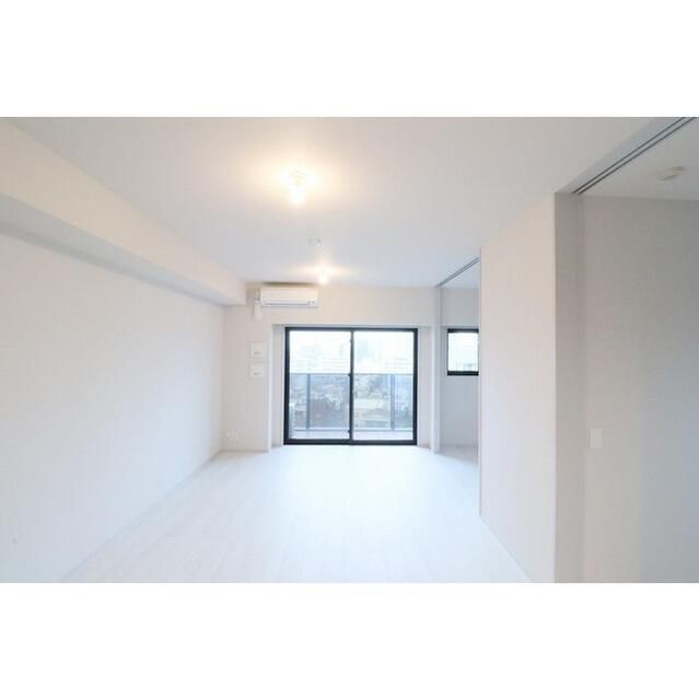 居室・リビング　☆明るい洋室☆