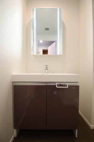 洗面設備　独立洗面台です