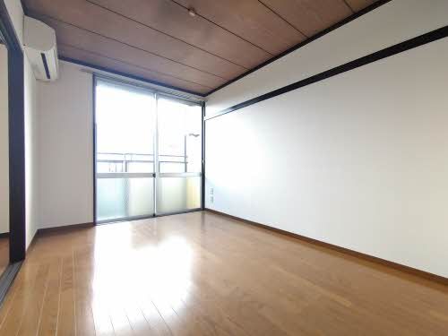 居室・リビング　西側洋室