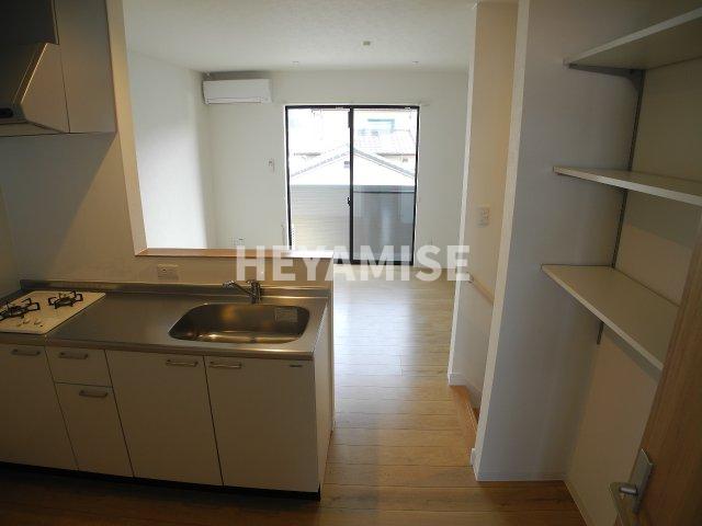 居室・リビング　※別のお部屋の内装写真です。