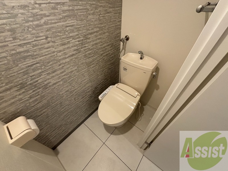 トイレ　こちらはトイレです。清潔感があり、安心して使用できます。