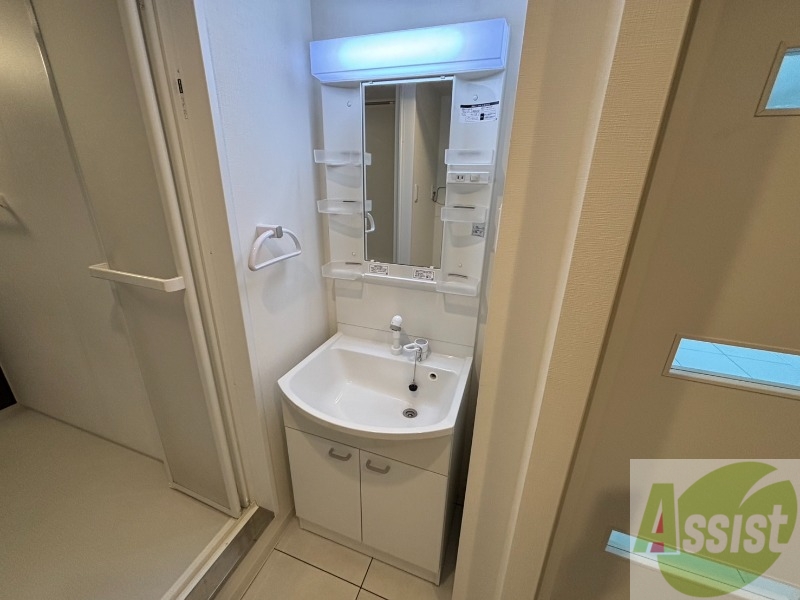 洗面設備　洗面台は独立していて使いやすそうですね。