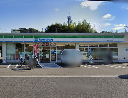 コンビニ　ファミリーマート（コンビニ）まで1184m