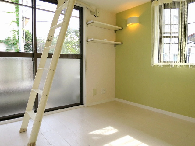 居室・リビング　間接照明が癒される内装！