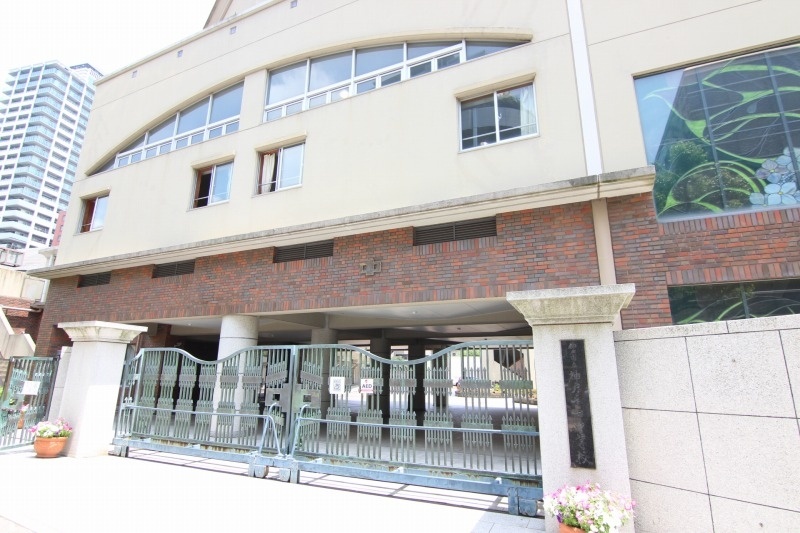 中学校　神戸山手女子中学校（中学校）まで997m