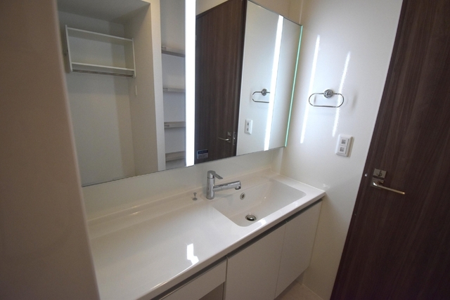 洗面設備　洗髪洗面化粧台