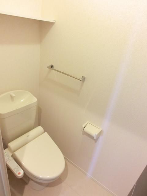 トイレ　冬でもあたたか温水洗浄暖房便座