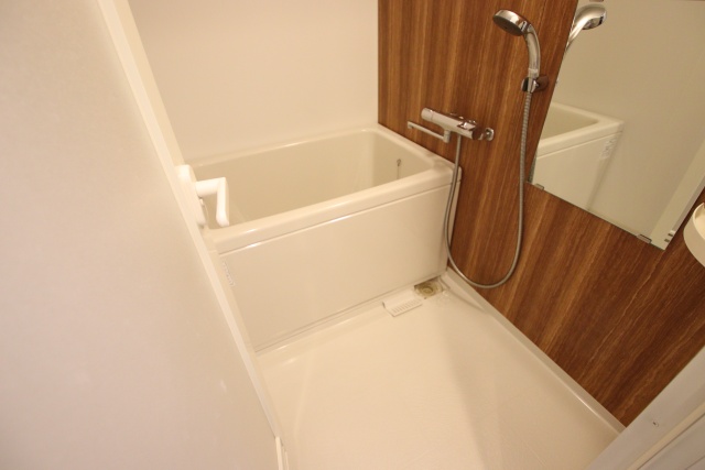 バス・シャワールーム　※別室の参考写真の為、現況優先です。