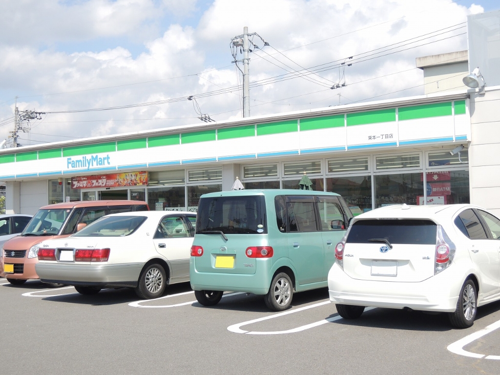 コンビニ　ファミリーマート 松山束本店（コンビニ）まで222m
