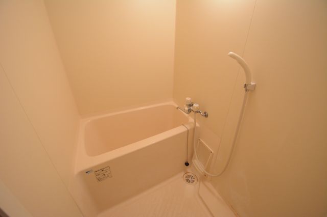 バス・シャワールーム　シンプルな浴室です！