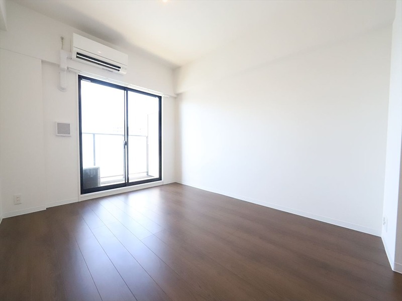 居室・リビング　洋室7.7帖　エアコン完備