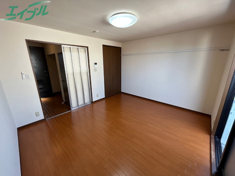 居室・リビング　同型参考写真