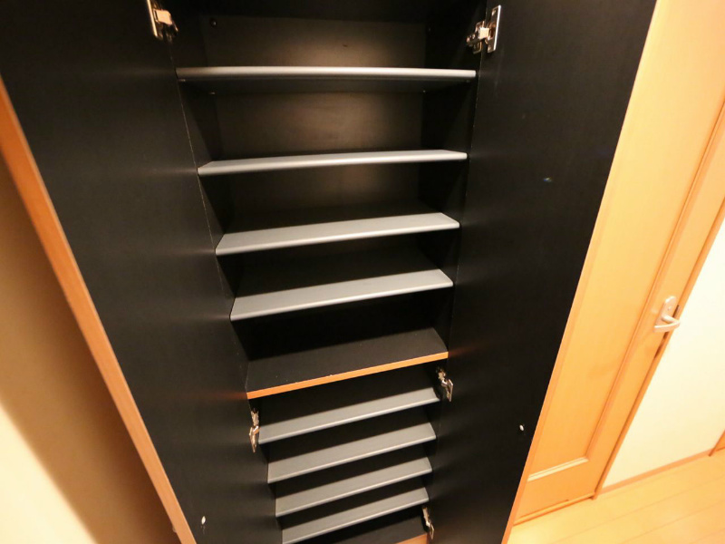 玄関　玄関　シューズボックス　収納充実してます