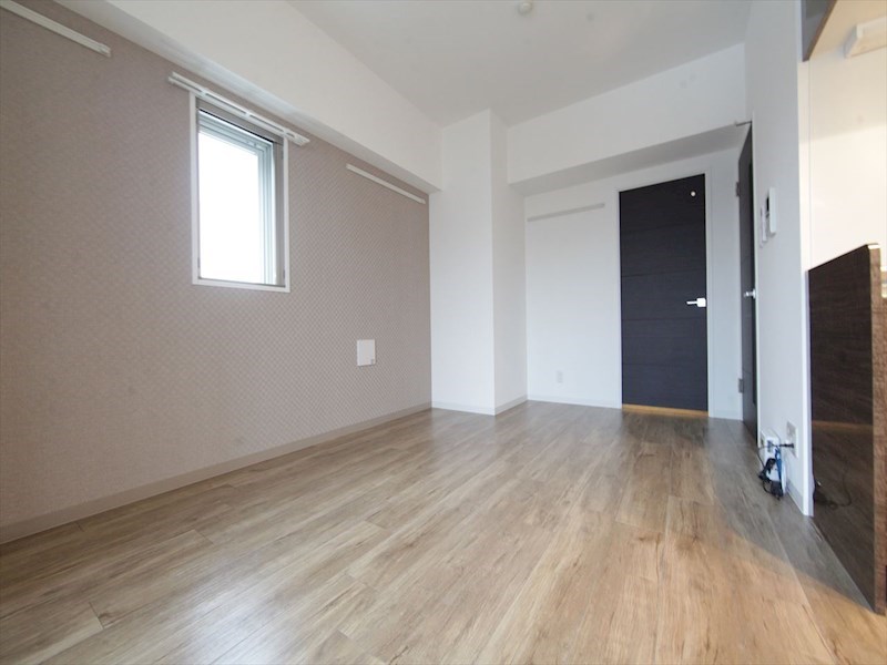 その他部屋・スペース　洋室10.9帖　2面採光　エアコン完備　バルコニー