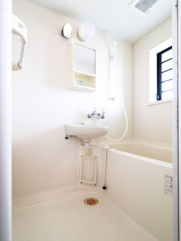 バス・シャワールーム　図面と現状に相違がある場合には現状を優先