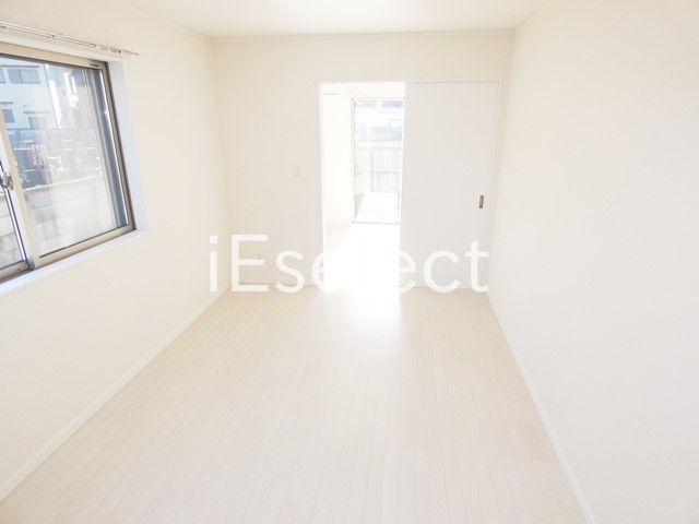 居室・リビング　家具を置いてもゆとりのある9.4帖のリビング