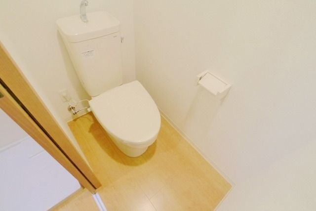 トイレ　清潔感あるトイレ