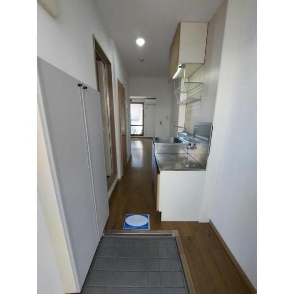 玄関　別部屋の参考写真です。現況有姿