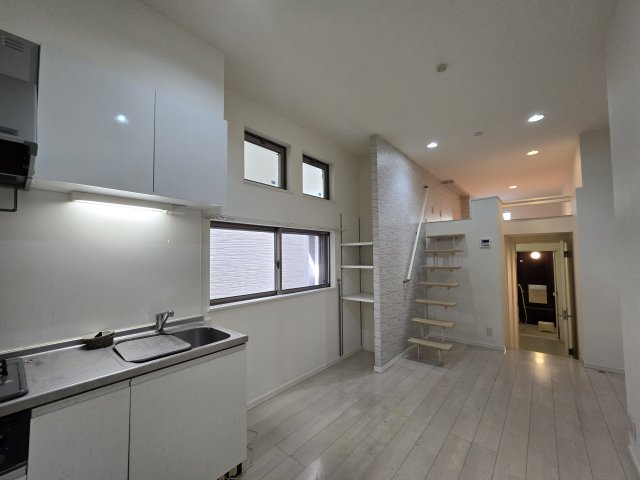 居室・リビング　LOTUS