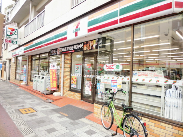 コンビニ　セブン‐イレブン（コンビニ）まで800m