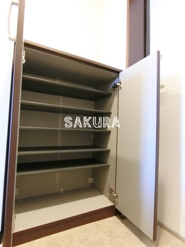 玄関　便利なカウンター型シューズボックス♪