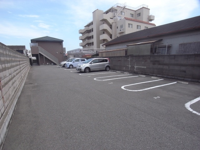 駐車場　駐車場