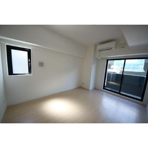 居室・リビング　室内