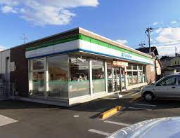 コンビニ　ファミリーマート花尻ききょう町店（コンビニ）まで469m