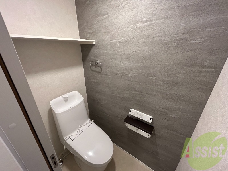 トイレ　嬉しいウォシュレット機能付きです。シャワートイレは便利ですね