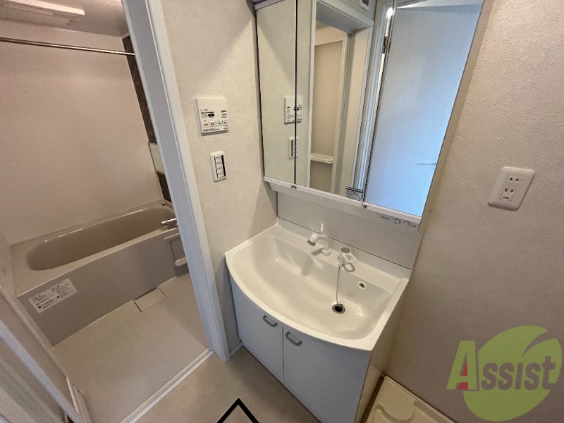 洗面設備　洗面台は独立しています。朝の身支度はこちらでどうぞ～