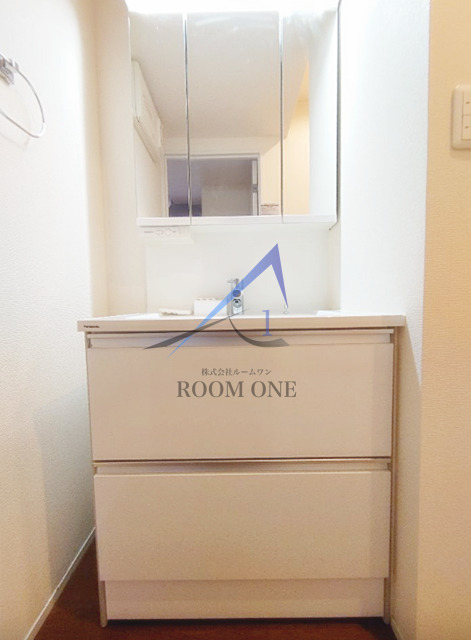 洗面設備　独立洗面台です。