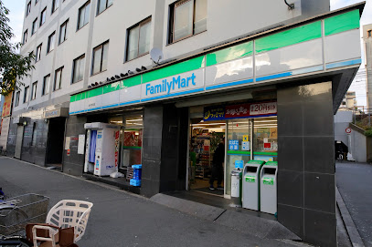 コンビニ　ファミリーマート 新今宮駅前店（コンビニ）まで416m